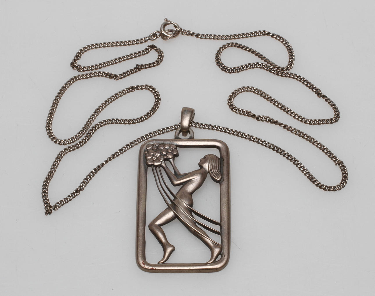 HALSBAND, silver med HÄNGE, G. Dahlgren & Co Ab, Malmö 1944.