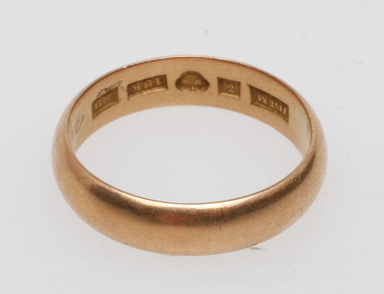 RING, 18k guld, vikt ca 4,9 gr.