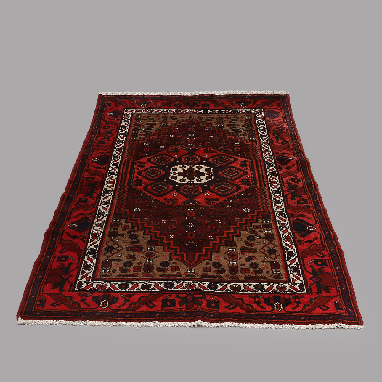 MATTA, Persisk Hamadan, 140 x 210 cm.