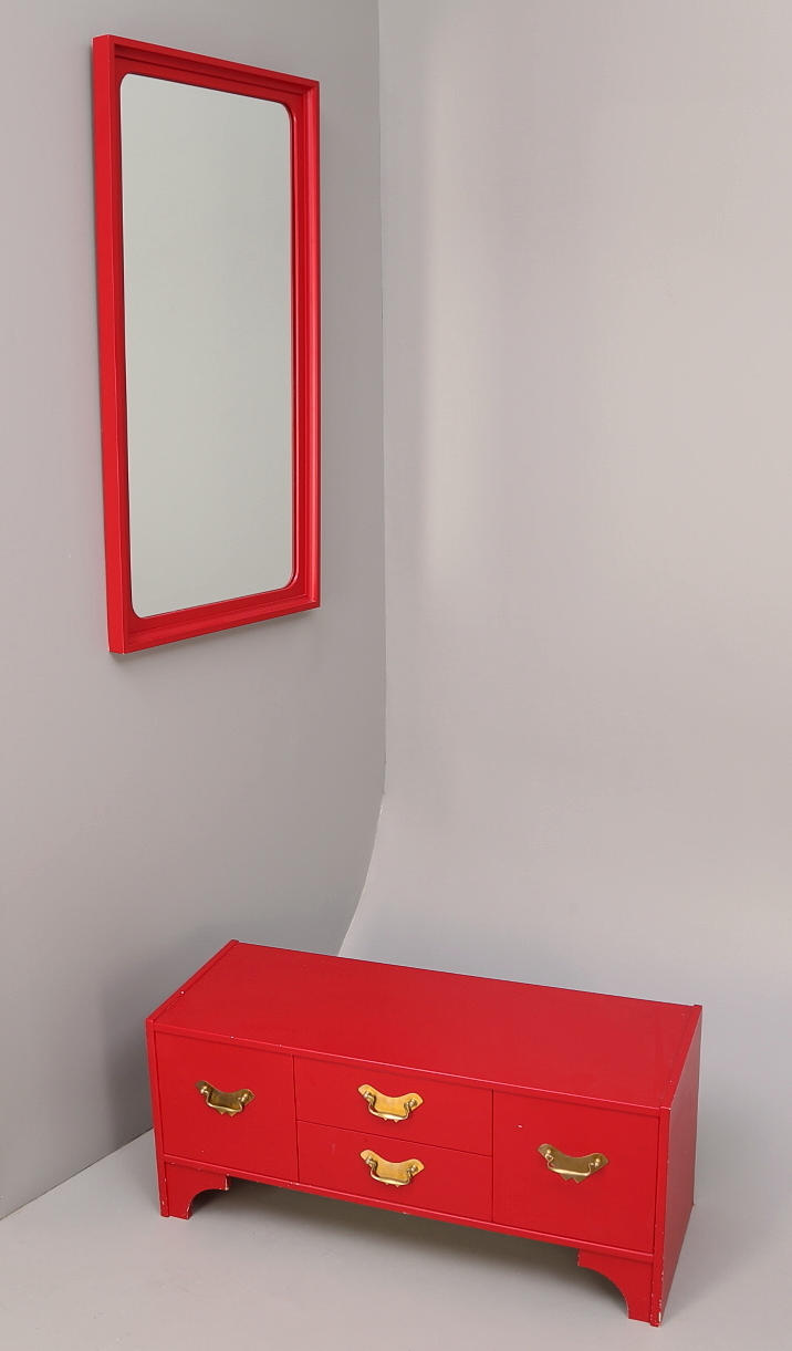 HALLMÖBEL, byrå + spegel, rödlackerad, Wards Ateliéer - Tibro, 1960/70-tal.