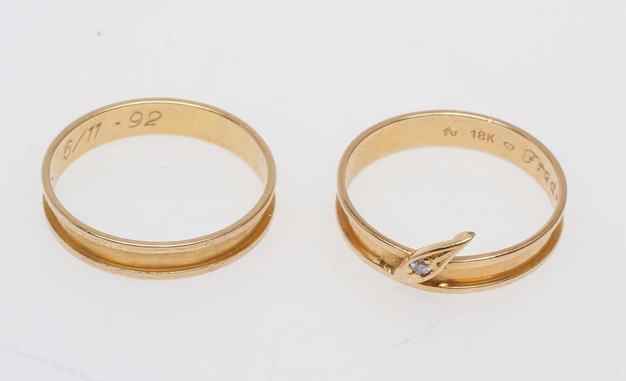 RINGAR, 2 st, 18k guld, vikt ca 3,5 gr.