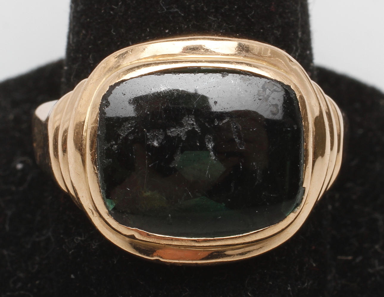 KLACKRING, 18k guld, med sten, total vikt ca 5,3 gr.