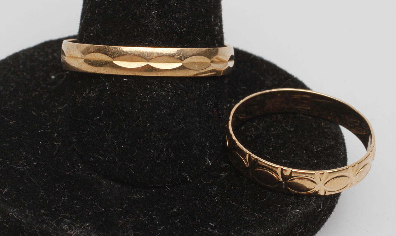 RINGAR, 2 st, 18k guld, vikt ca 3,5 gr.