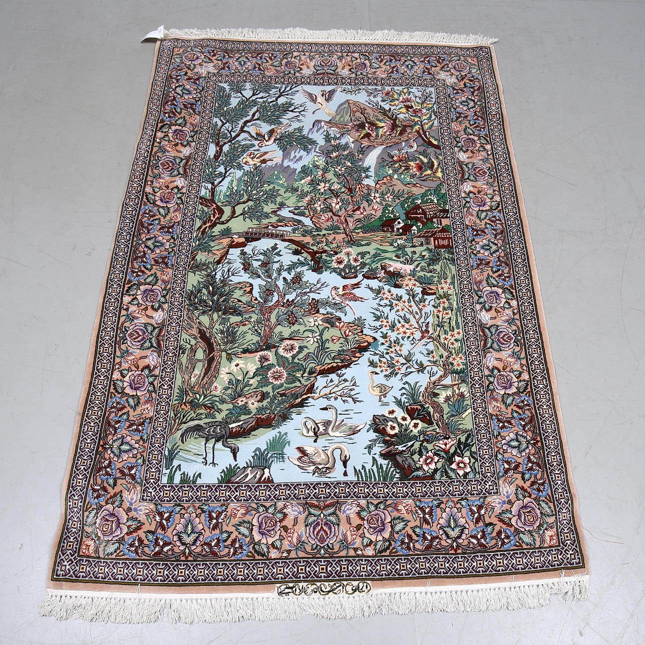 TEPPICH, orientalisch, Isfahan, Motiv Paradies, 164 x 109 cm.