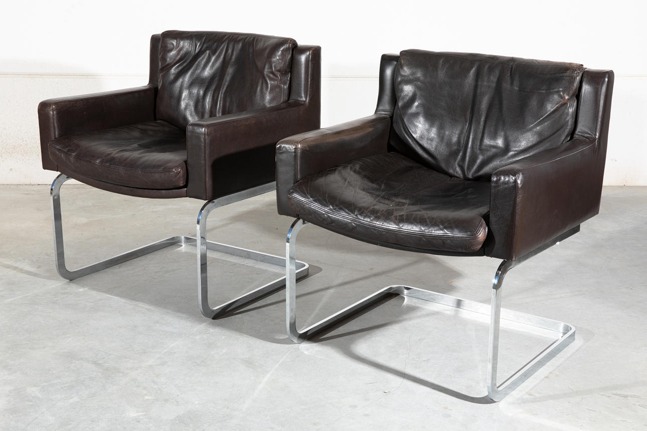 ROBERT HAUSMANN. de Sede, 2 x fåtöljer modell RH 201 (44-2).