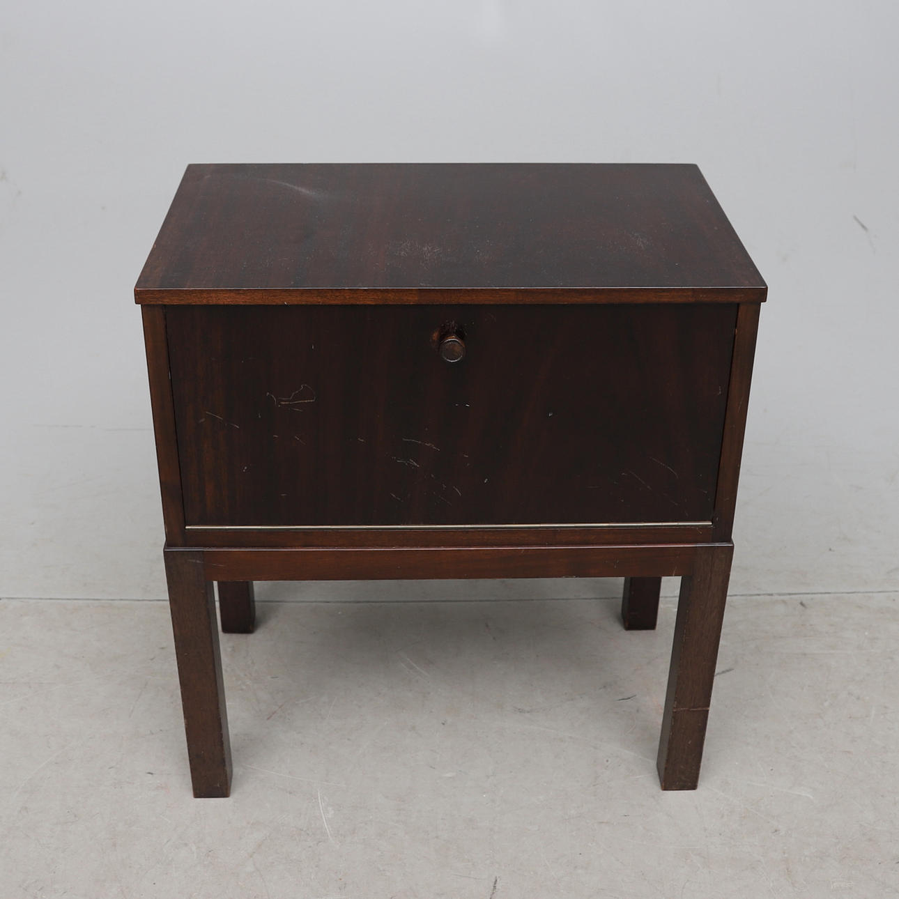 SÄNGBORD, 1900-talets andra hälft.