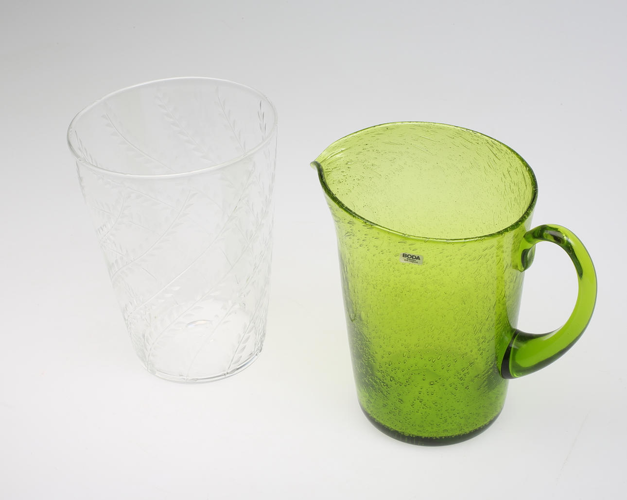 ERIK HÖGLUND. Kanna och Vas, glas, Kosta Glasbruk, 1900-tal.