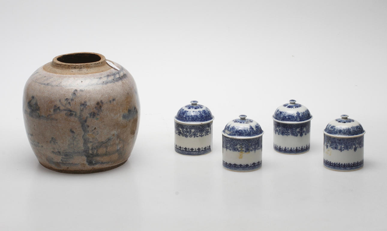 OSTINDISKT PORSLIN, 5 delar, KIna, 1800/1900-tal.