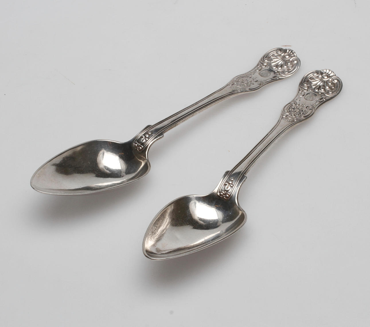 SKEDAR, 2 st, silver, Engelsk snäck-modell, Zethelius, Stockholm 1845, vikt ca. 172,7 gram.