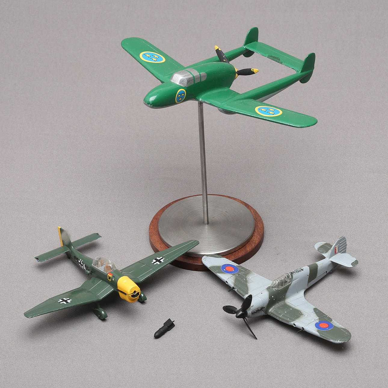 FLUGZEUG, 3 Stück, Metall. bla. Dinky Spielzeug.