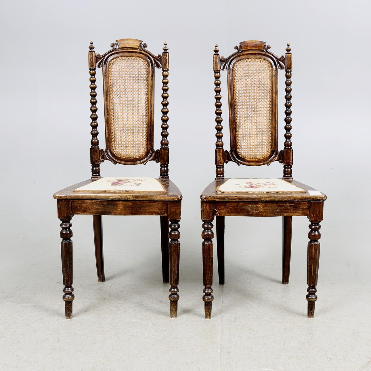 STOLAR, 2 st, nyrenässans, sent 1800-tal.