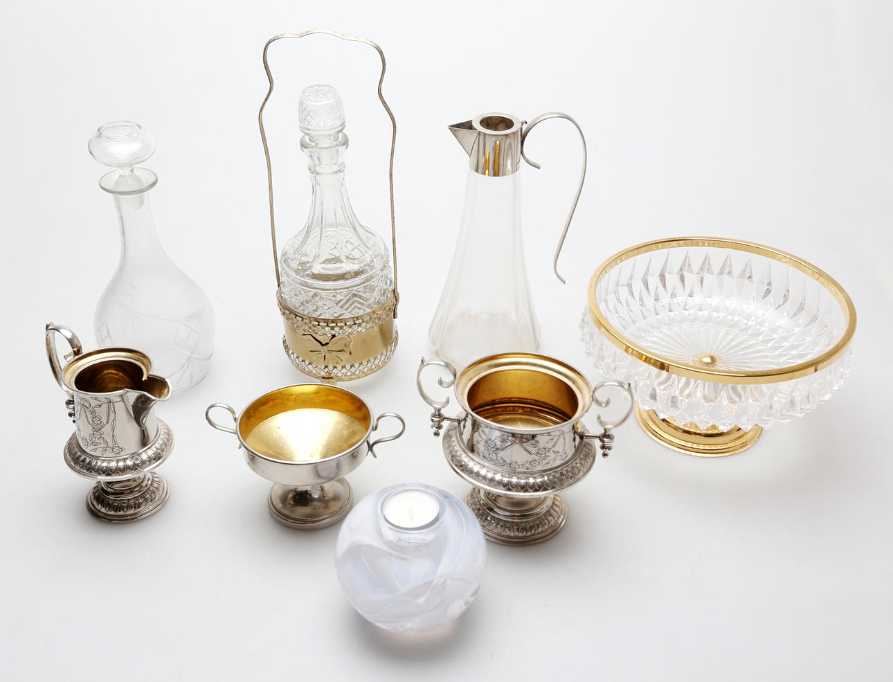 GLAS- UND METALLOBJEKTE, 8 Stück, 1900er Jahre.