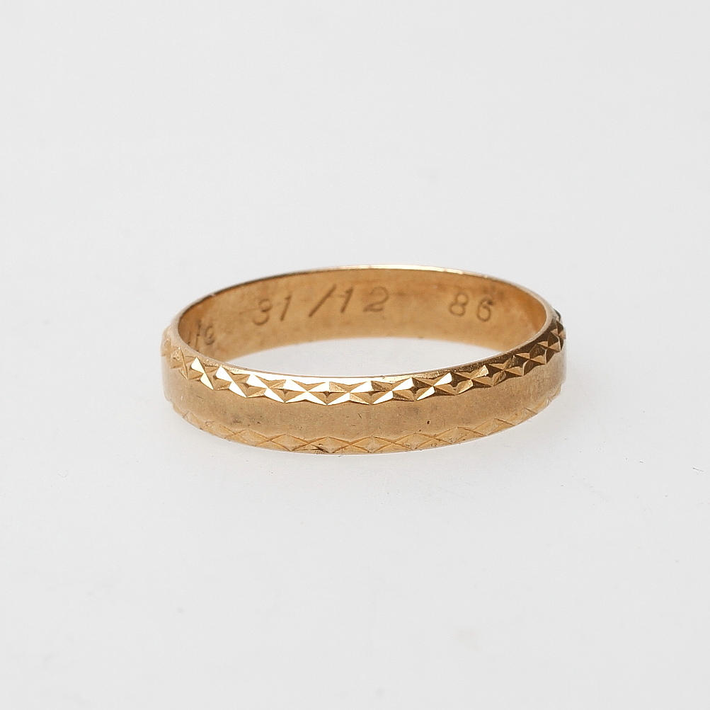 RING, 18k guld, vikt ca 3 gr.
