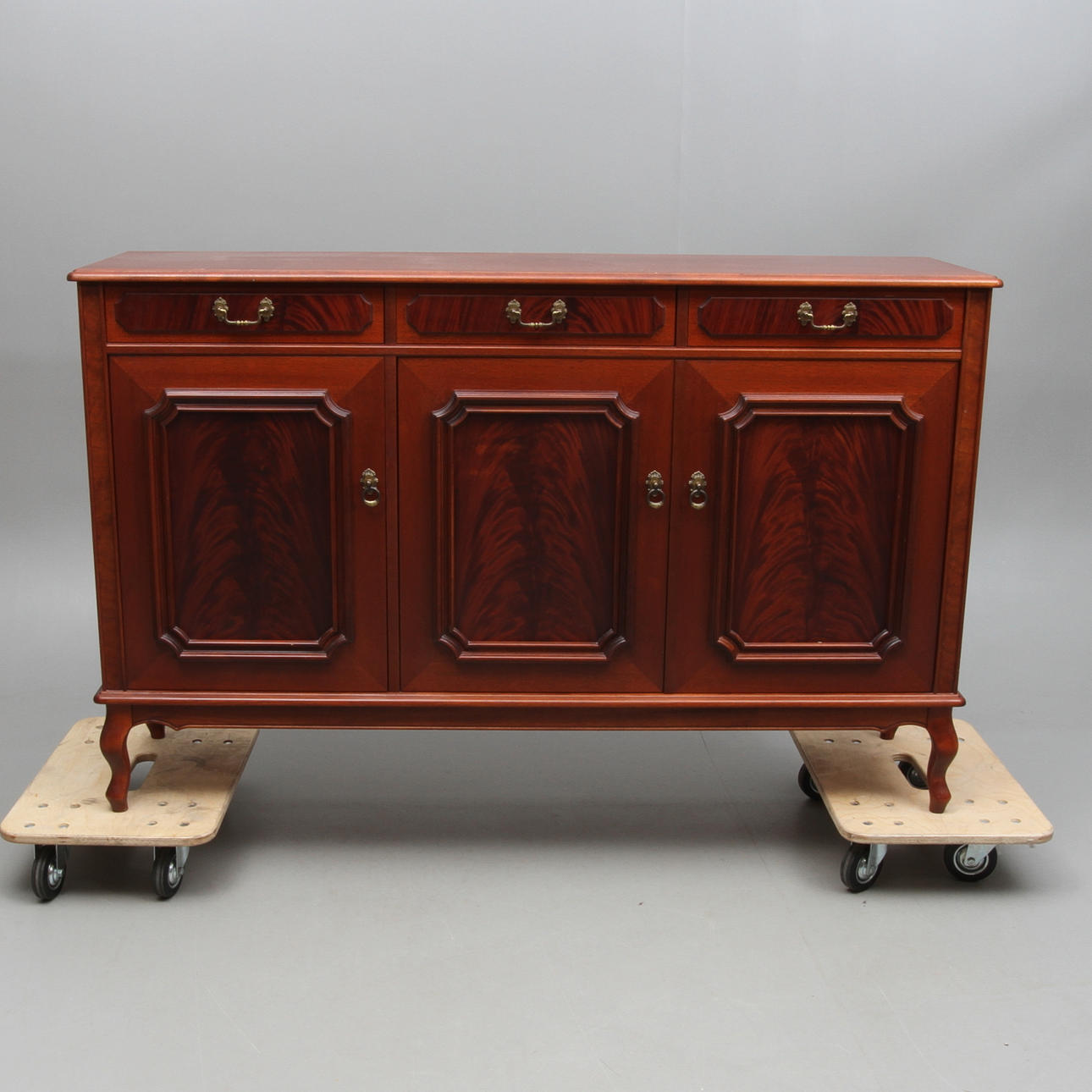 BUFFÉ, 19/2000-tal.