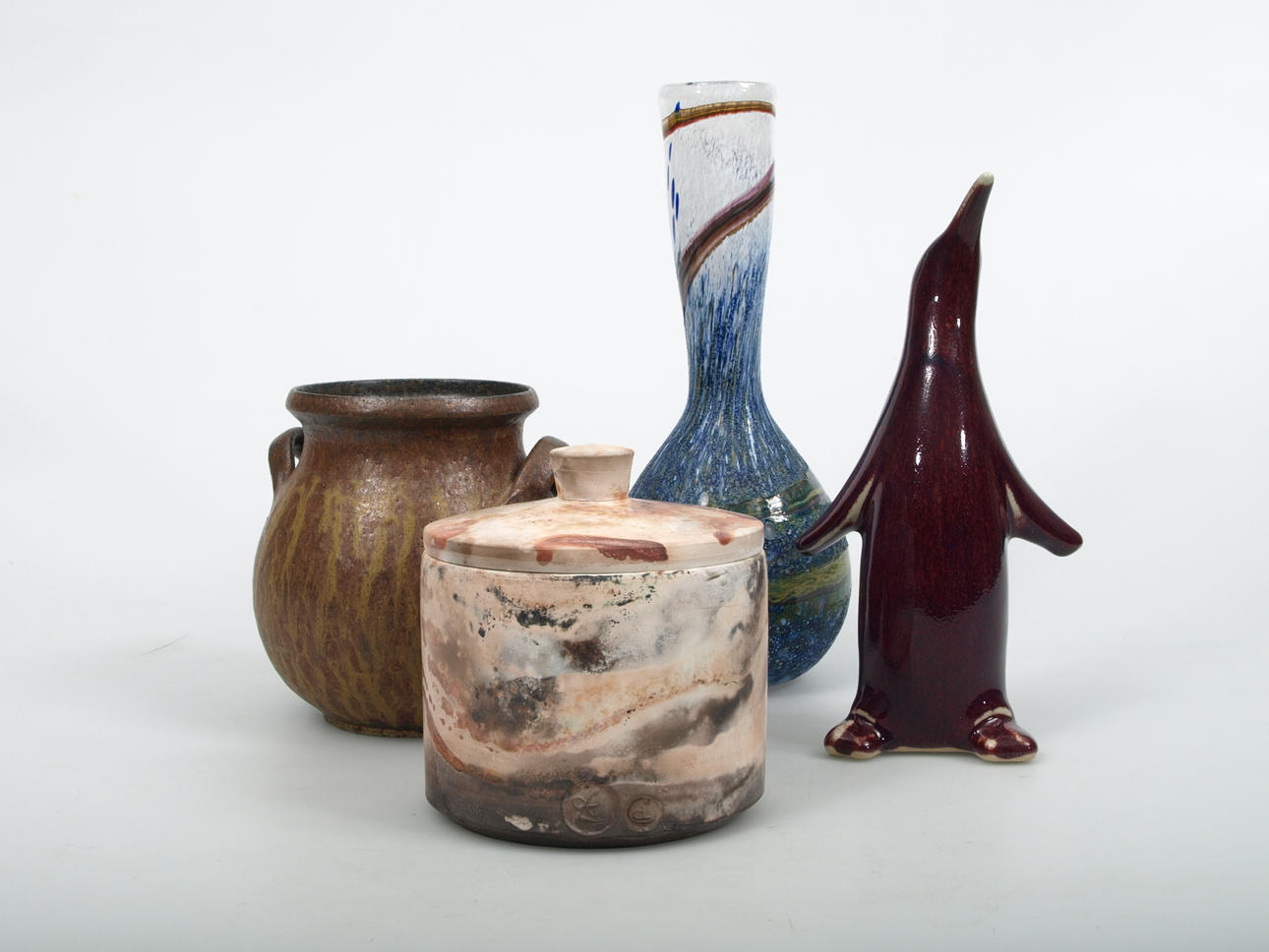 PARTI STENGODS och GLASFÖREMÅL, 4 delar.