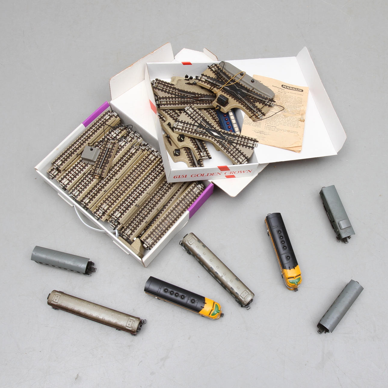 MÄRKLIN diesellok RIO GRANDE A- och B-unit, 5 vagnar, räls och växlar.