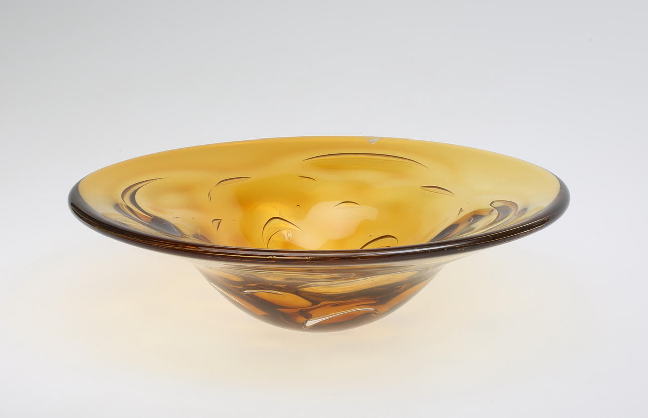 LARS HELLSTEN. Skål, "Sputnik", Orrefors, fullsignerade.