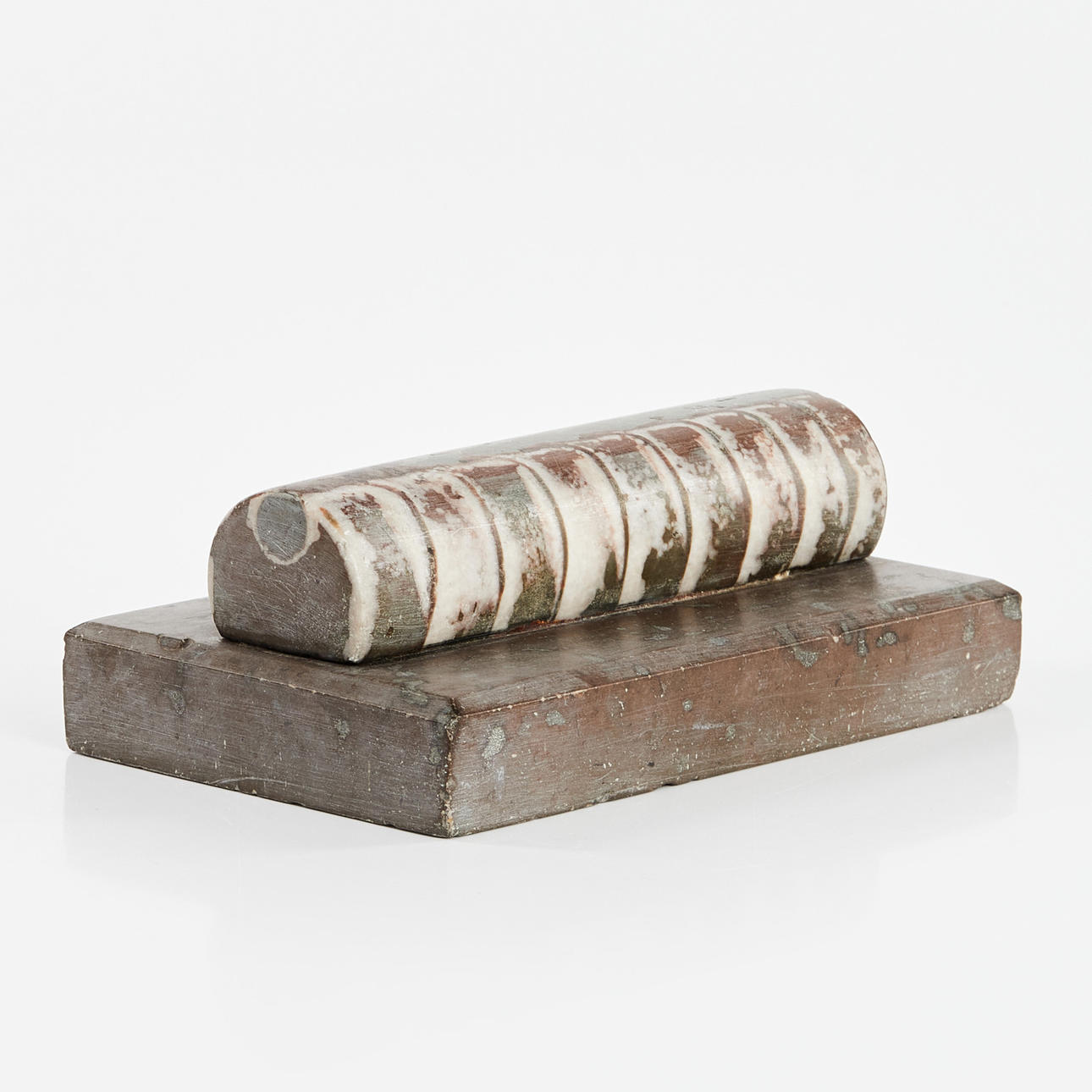 BOGPRESS, fossil ortoceratit, bundplade af kalksten.