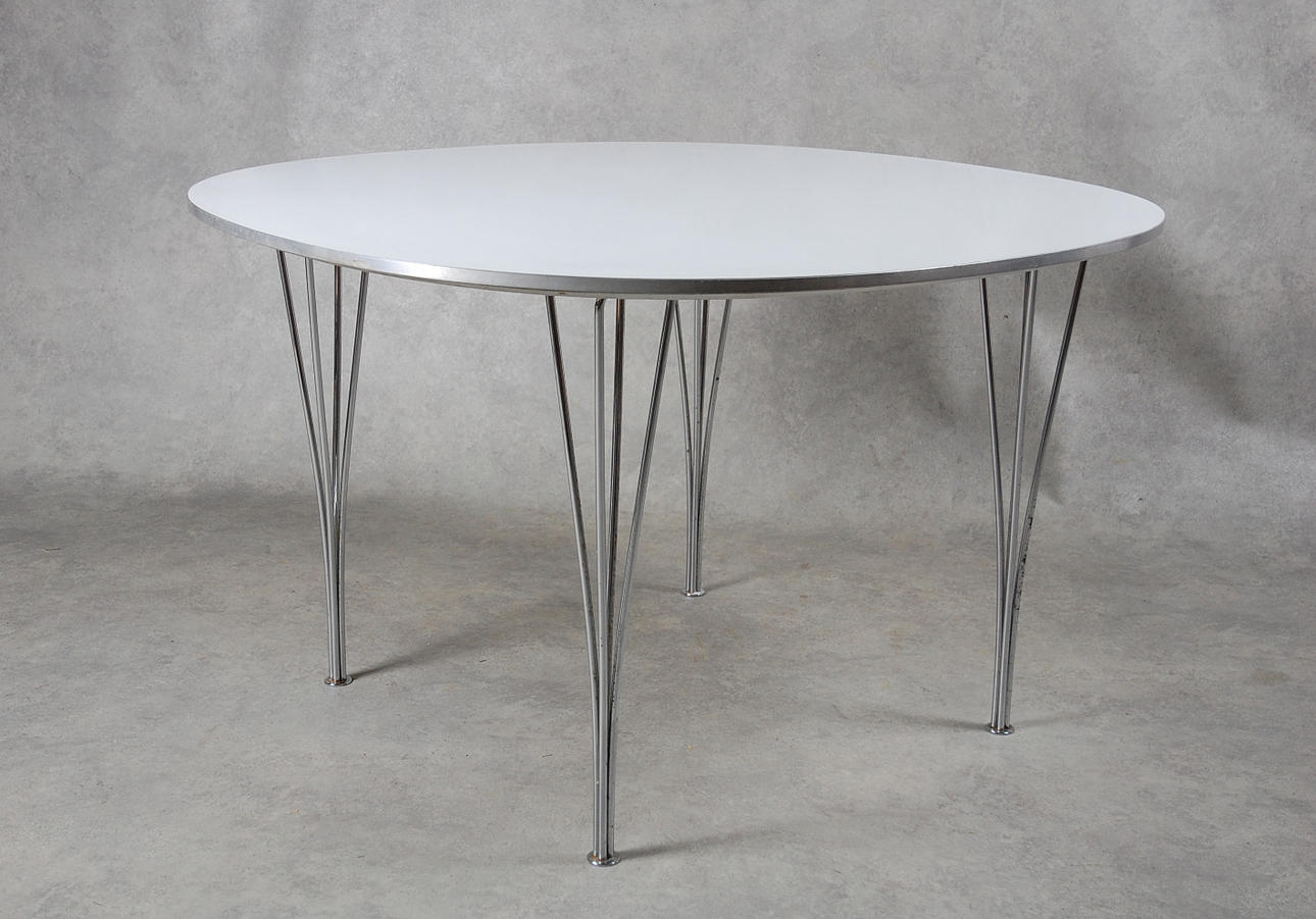 BORD, " Supercirkel " Bruno Mathsson, Piet Hein för Fritz Hansen, Danmark.