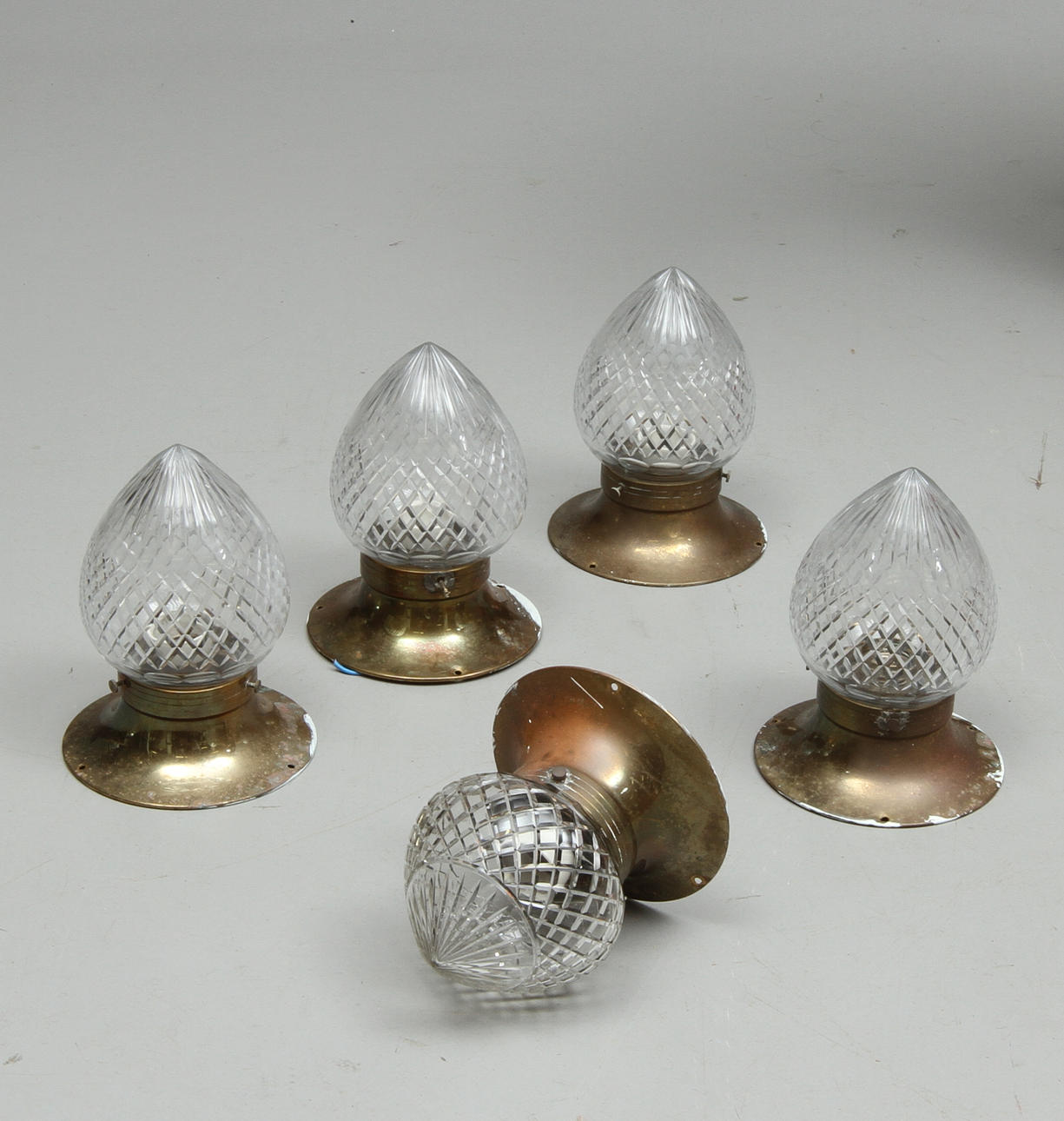 TAKLAMPOR, 5 st, snarlika, 1900-talets första hälft.