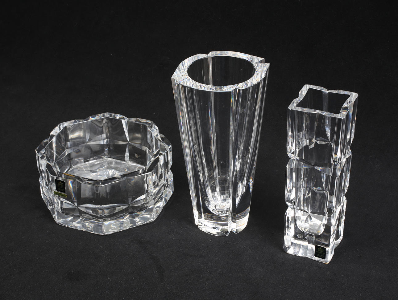 KRISTALLFÖREMÅL 3 st, Orrefors samt Royal Krona.