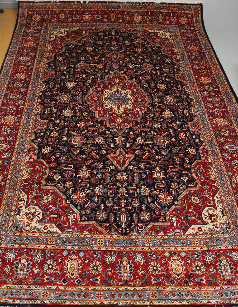 MATTA, Keshan, ca 400 x 282 cm.