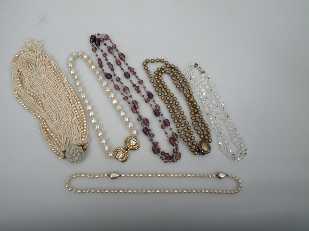 BIJOUTERIER, halsband, 6 delar, 1900-tal.