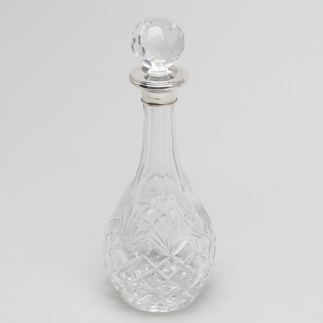 KARAFF med propp, glas och sterlingsilver, England.