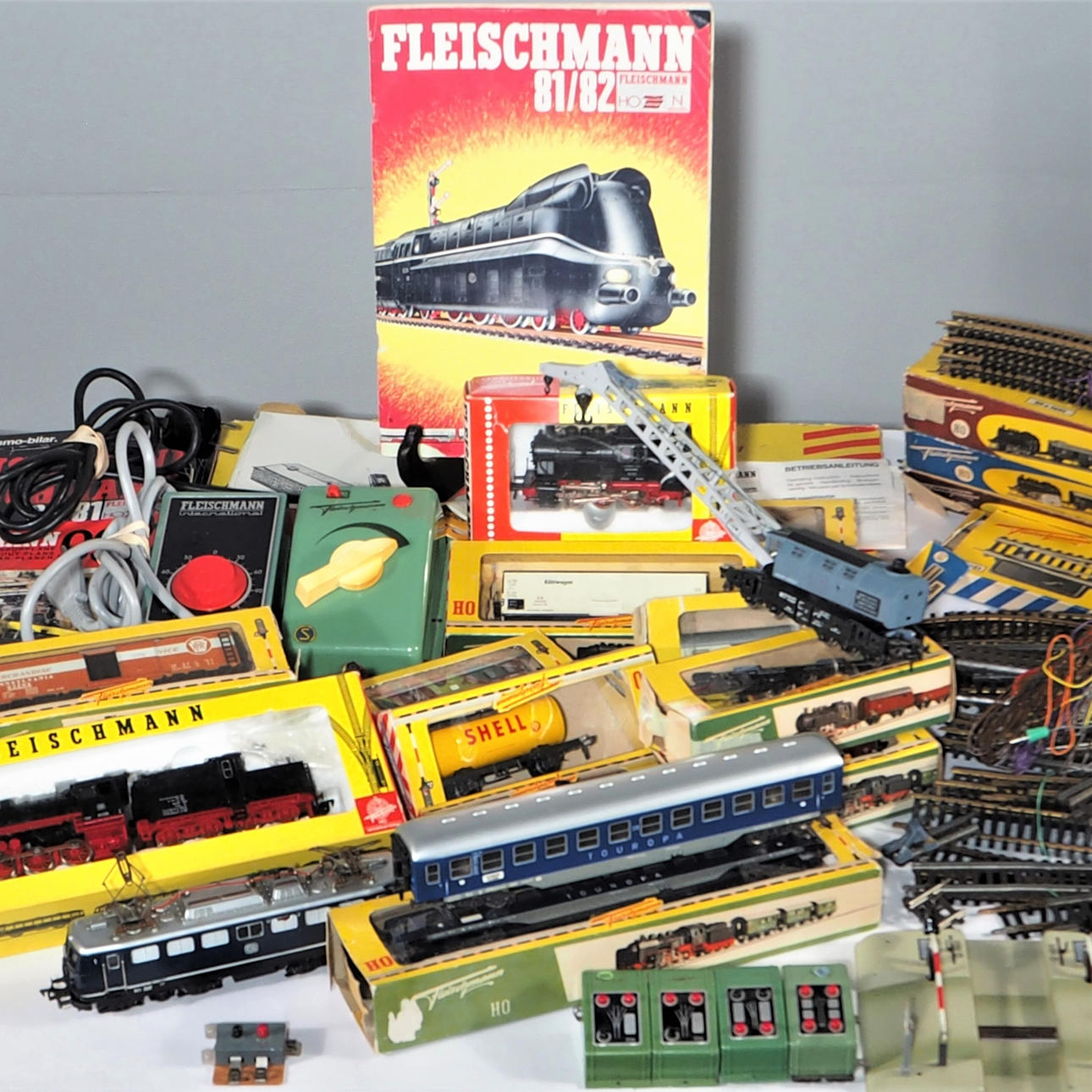 Ein Menge ZUGTEILE, "Fleischmann".