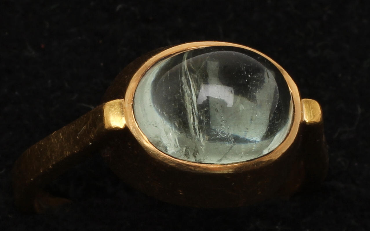 RING, 22/23k, guld, tot. vikt 8 g.