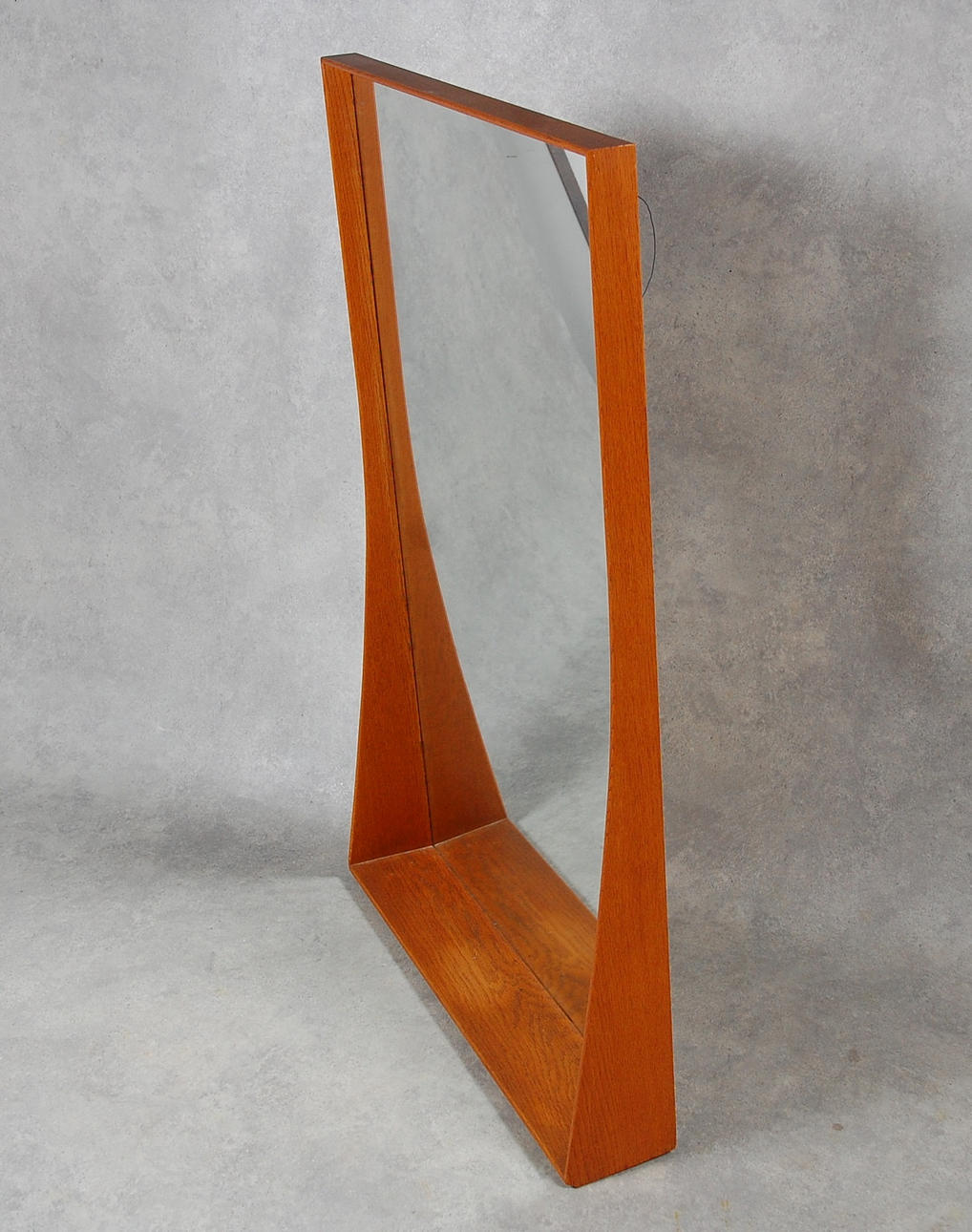 HALLSPEGEL med hylla, oljad ek, 1950-tal.