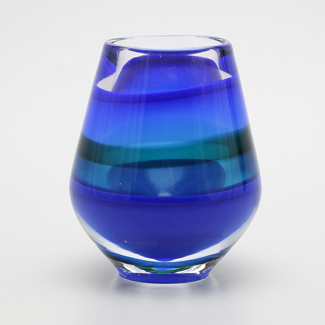 NILS LANDBERG. Vas, glas, signerad NL Orrefors 4130-220.
