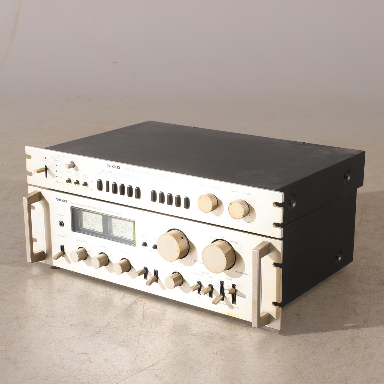 NIKKO. Amplifier and synthesizer, NA-890 and ATD1.