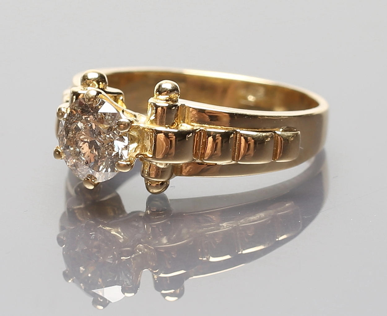 DIAMANT SOLITAIRE RING.