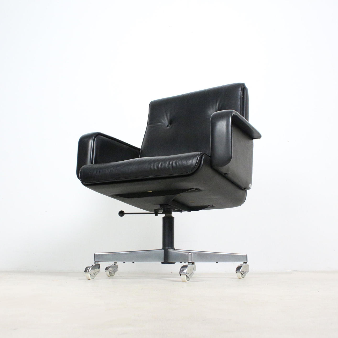 Office chair by KLÖBER.