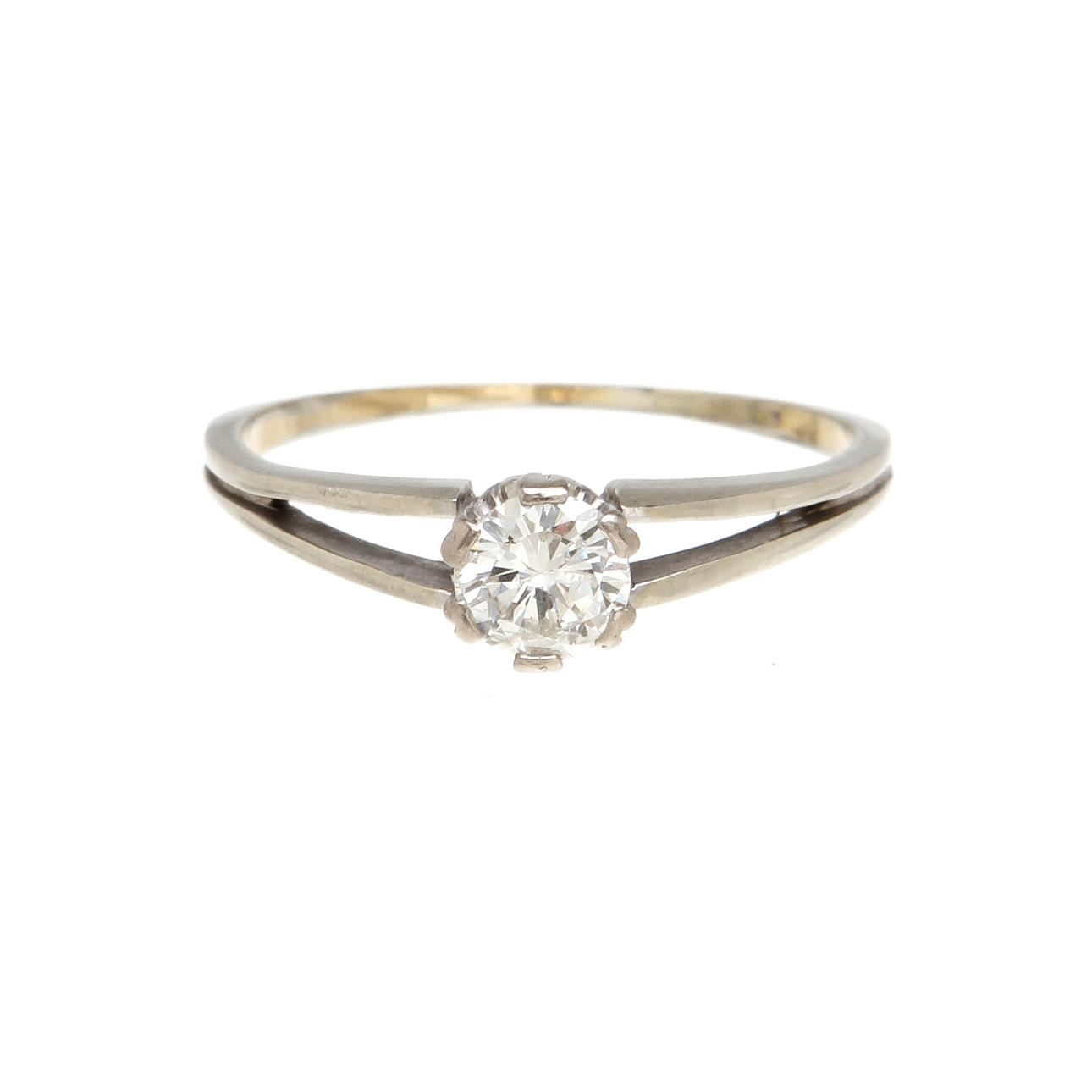 RING, 18K vitguld samt diamant, totalt ca 0,4 ct. Vikt 2,3 g.
