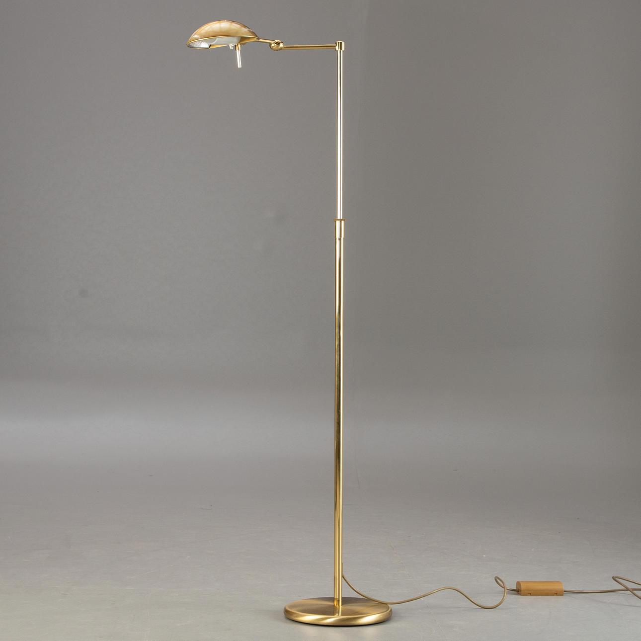 HOLTKÖTTER. Brass floor lamp / reading lamp, modern.
