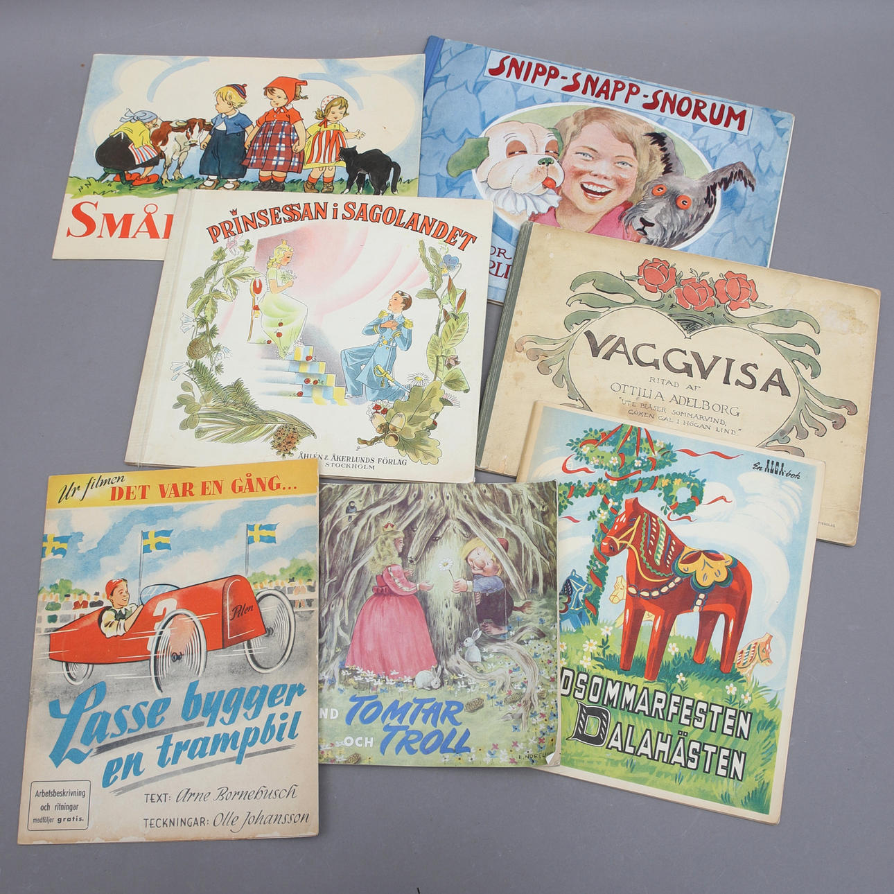 BARNBÖCKER, 7 st, bl.a. "Bland tomtar & troll", 1900-tal.