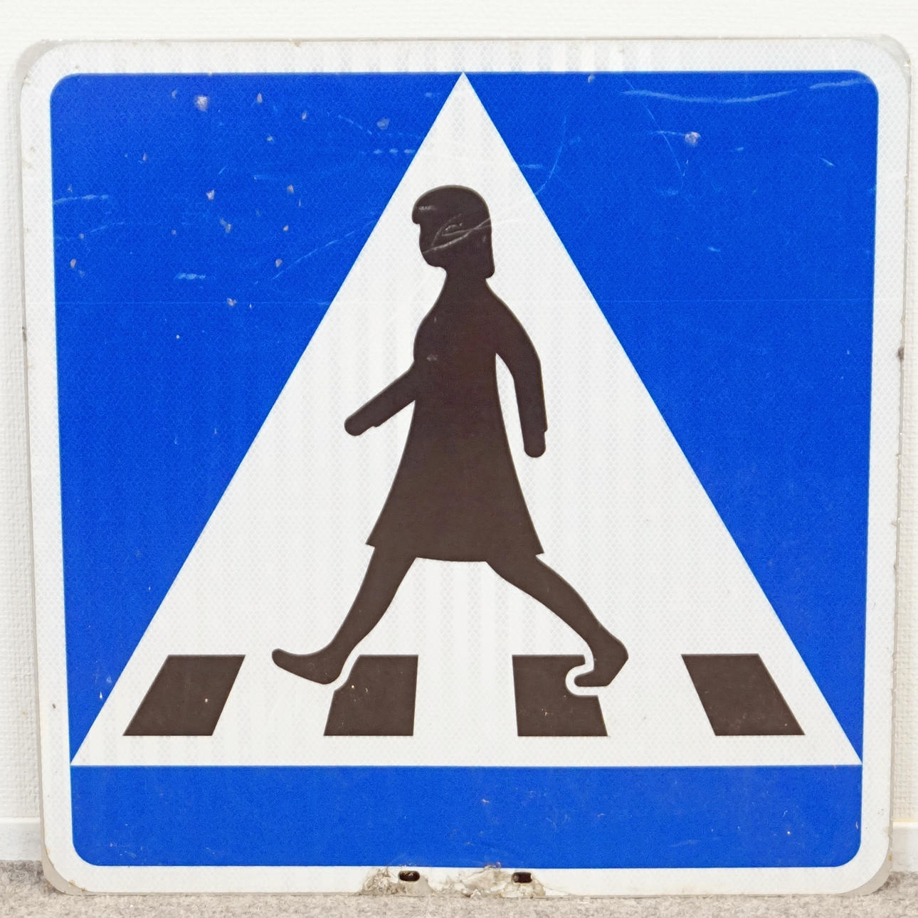 VÄGSKYLT, Övergångsställe "Fru Gårman".