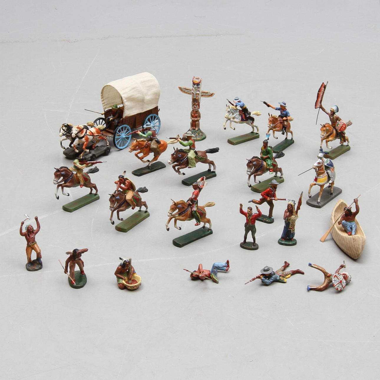 ELASTOLIN WESTERN 20 delar, en PRÄRIEVAGN och en RIDDARE.