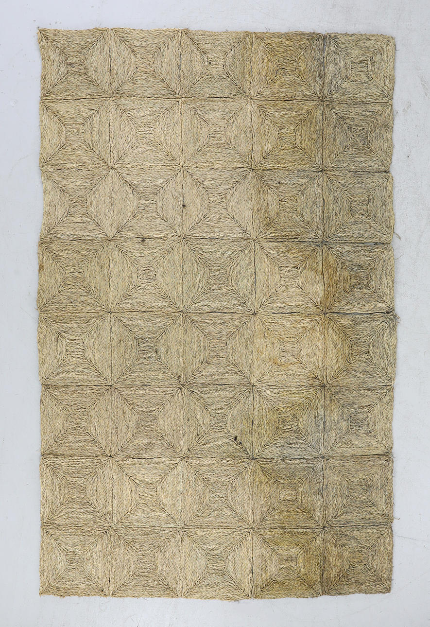 SJÖGRÄSMATTA, flätad, 147x239 cm.