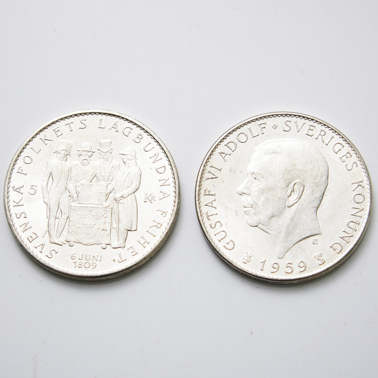 MYNT, 107 st., 40 % silver, åtsida kungens porträtt i profil. Omskrift ...