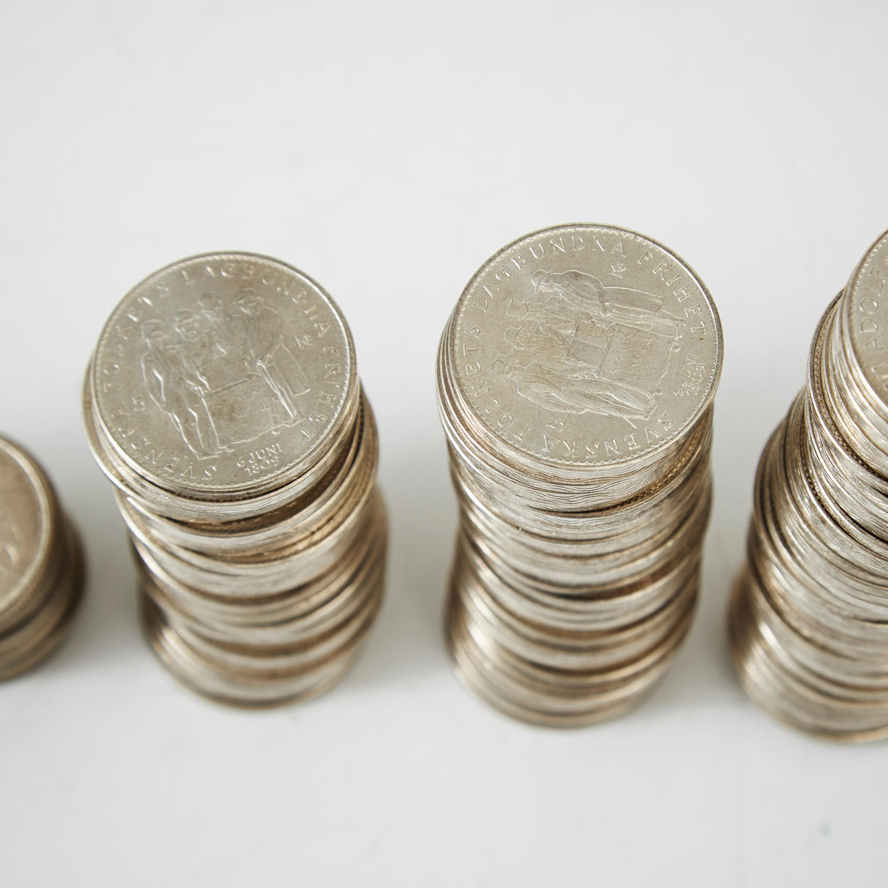 MYNT, 107 st., 40 % silver, åtsida kungens porträtt i profil. Omskrift ...