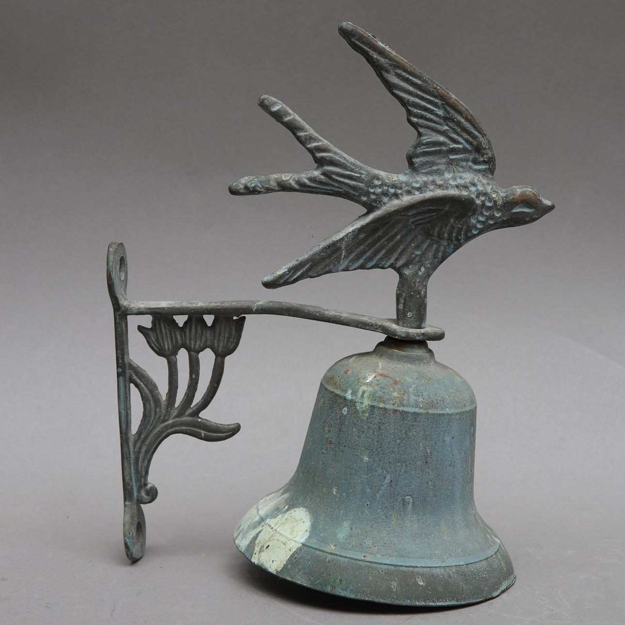 DÖRRKLOCKA/DÖRRBJÄLLRA, brons, fågel.