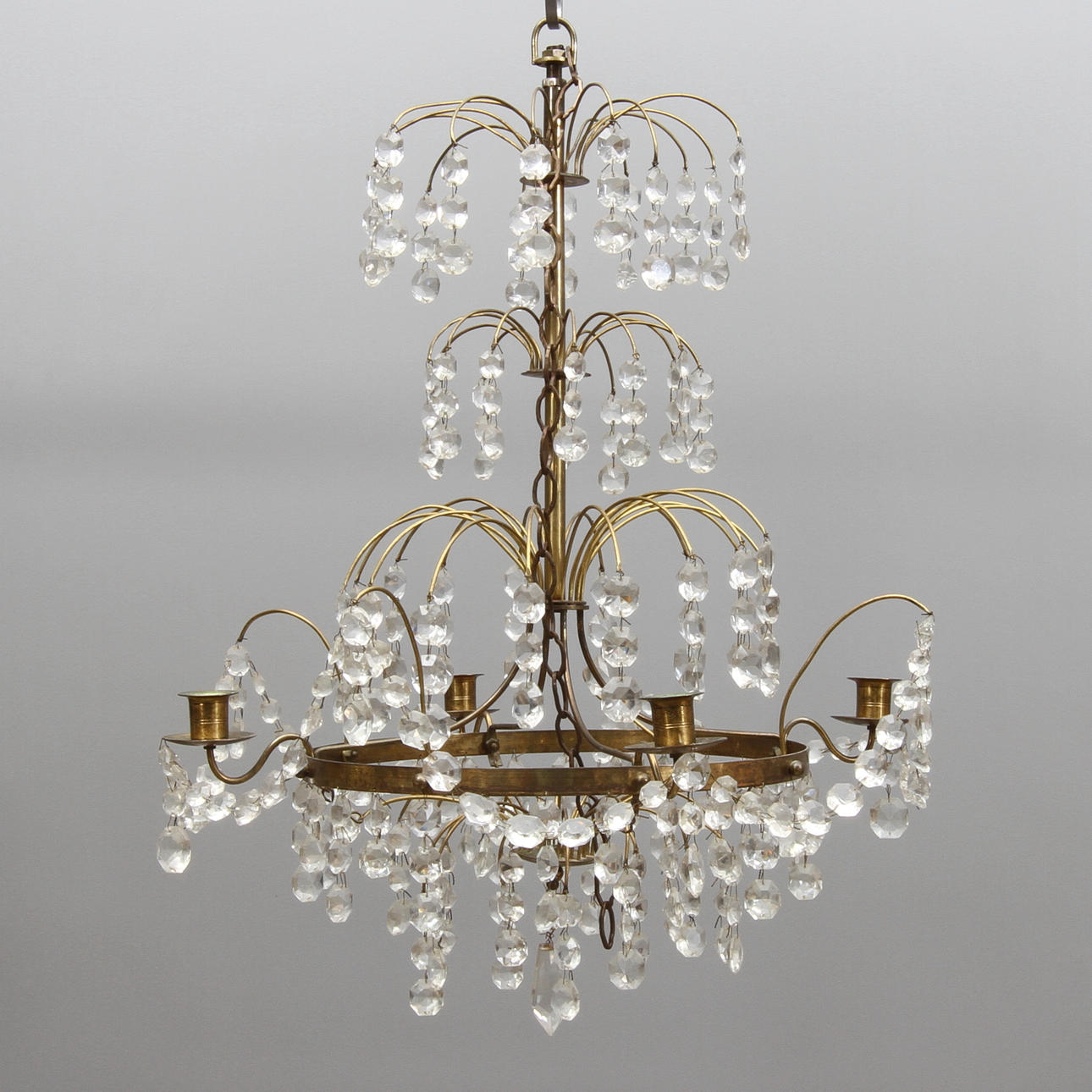 LJUSKRONA, 4 ljusarmar, gustaviansk stil, höjd ca 54 cm.