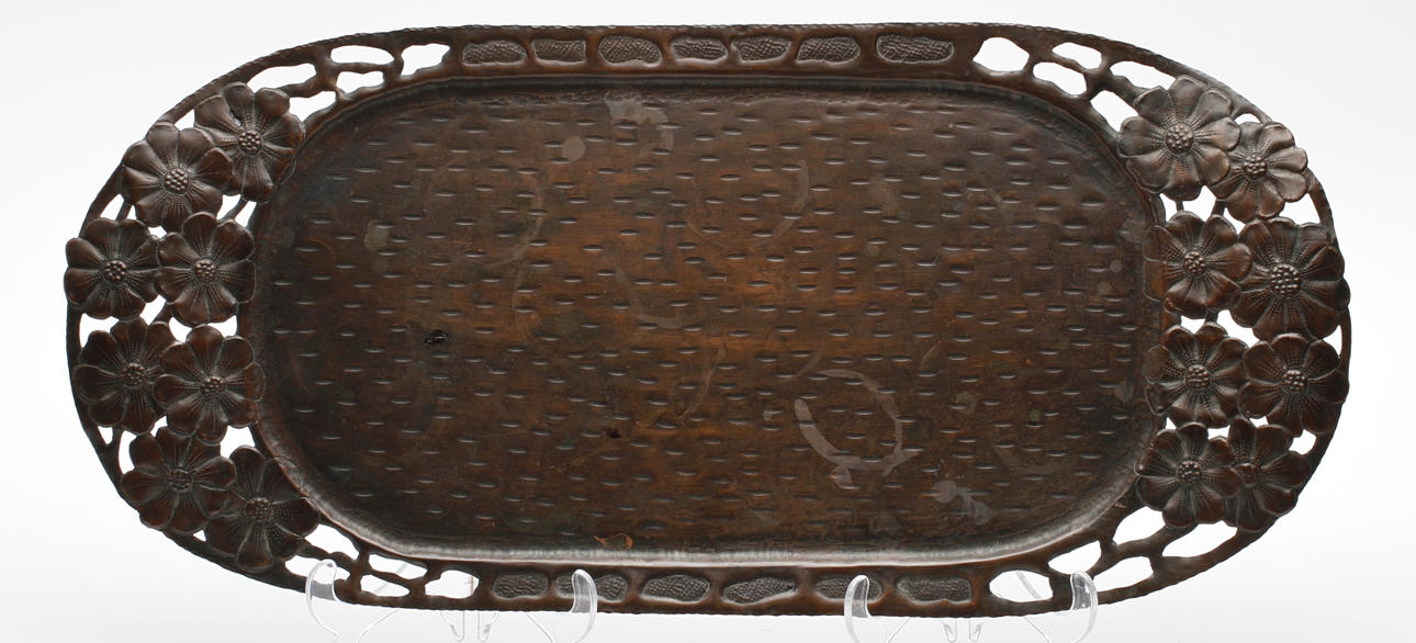 BRICKA, koppar, jugend, Harald Linder, Uddevalla, stämpelsignerad, tidigt 1900-tal.