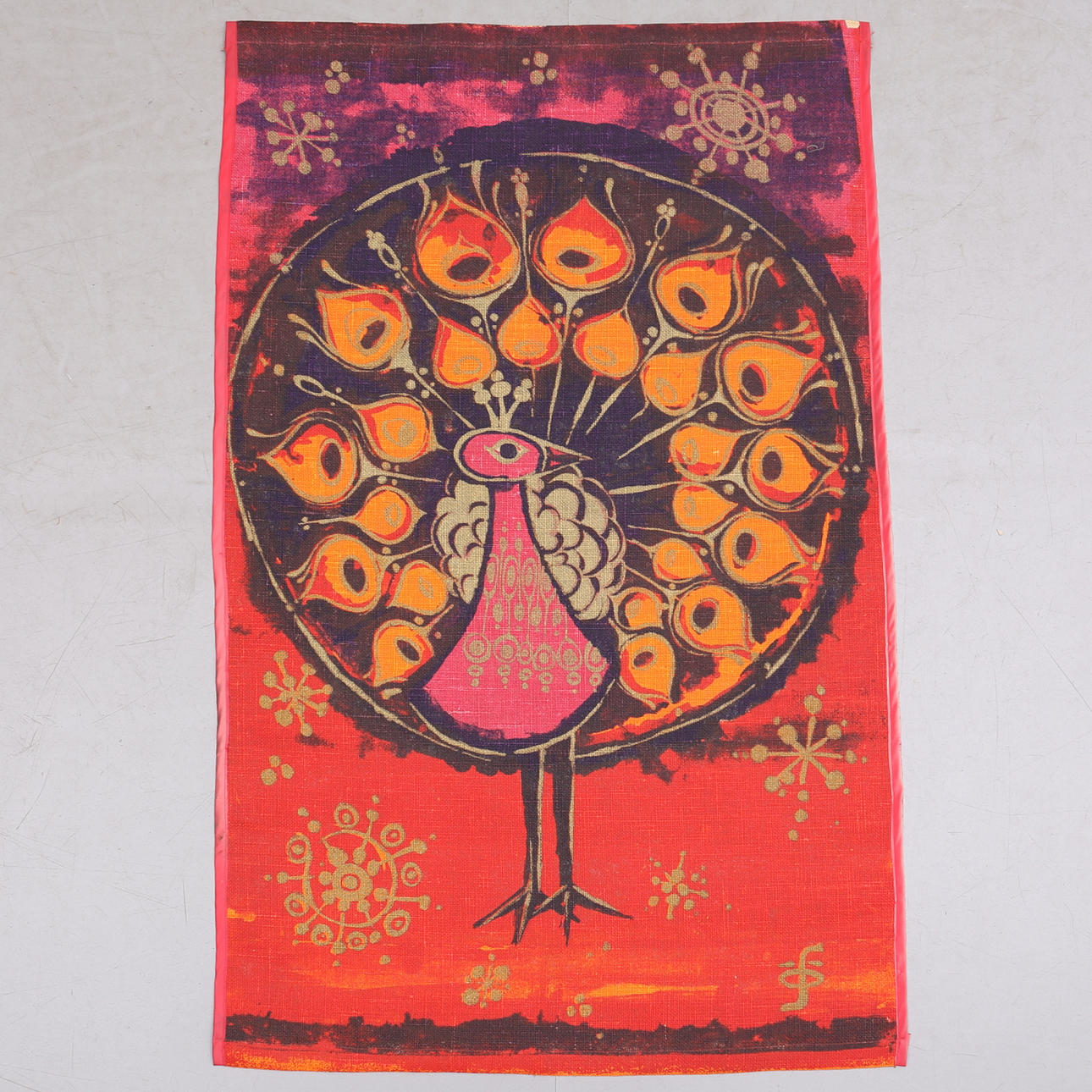 VÄGGBONAD, tryck på juteväv, 1970-tal.