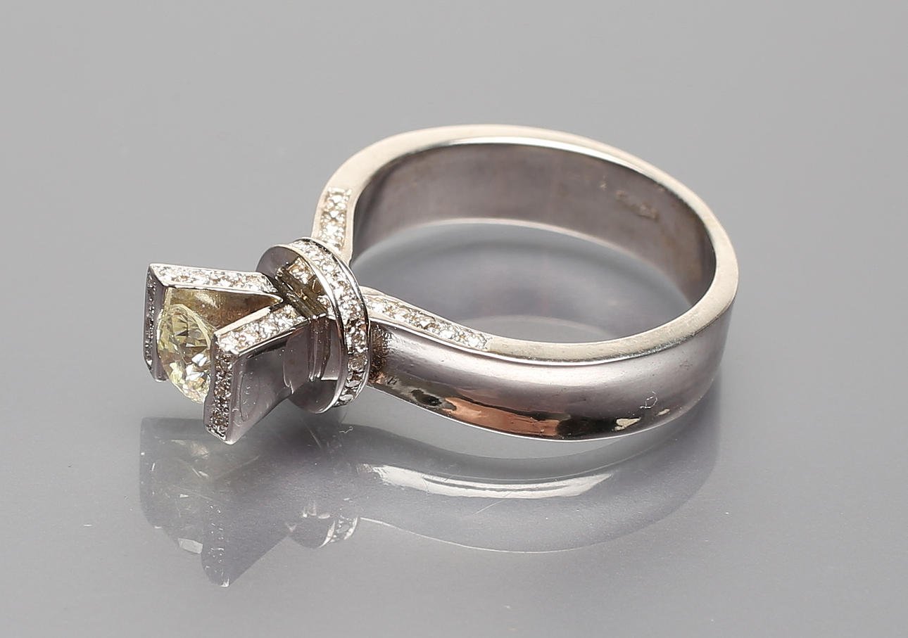 LYSANDE RING.
