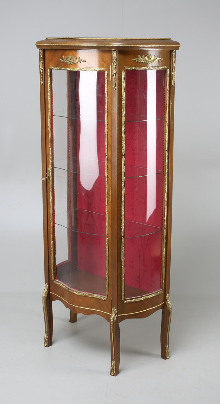 VITRINSKÅP, 1900-tal.