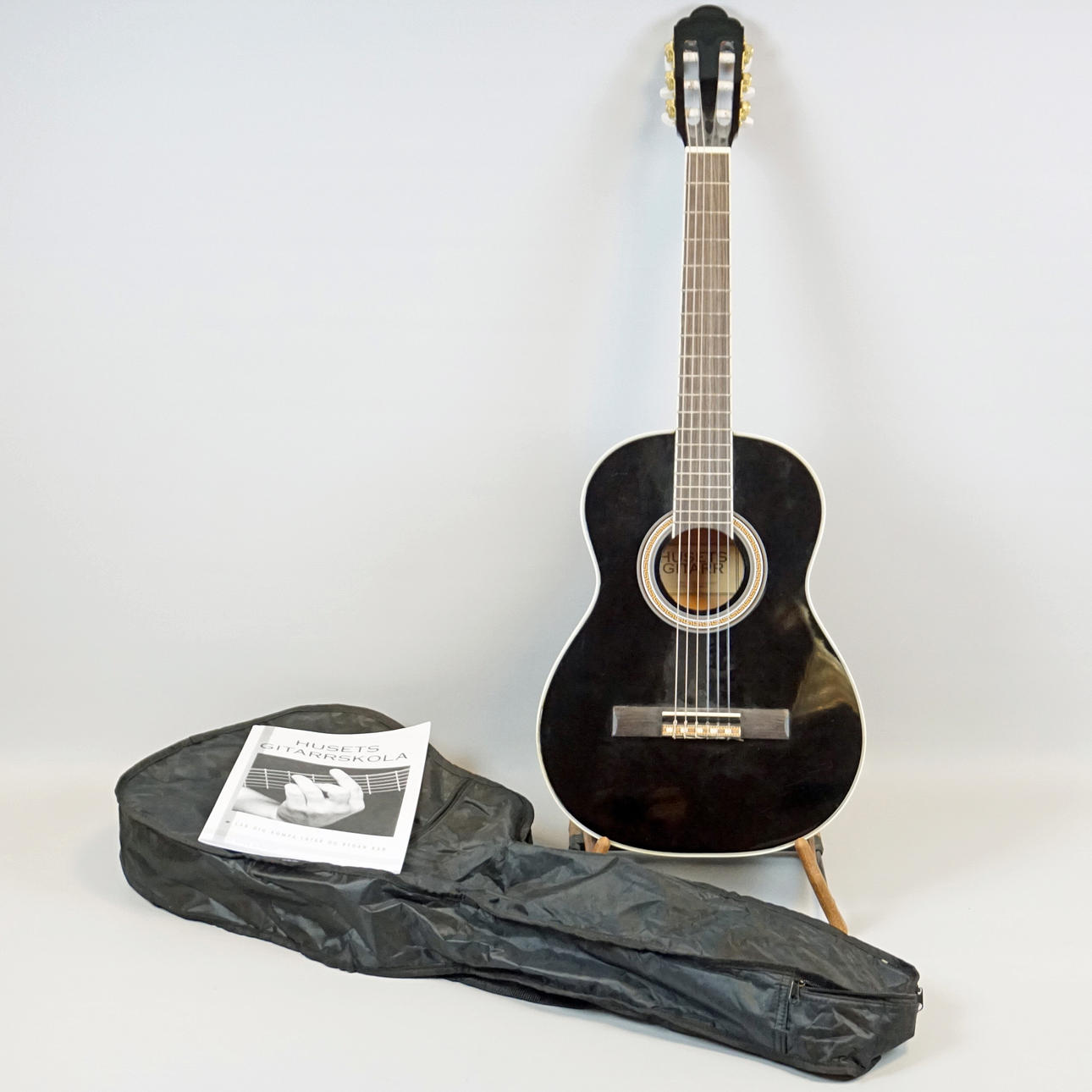 KITARA, "House Guitar", kitaratelineellä.